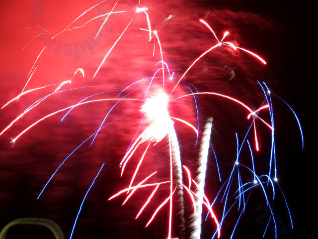 fireworks: blue/red streaks